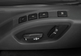 Подержанный автомобиль Volvo XC60 2012 года (14 фото)