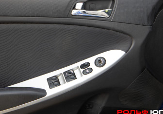 Подержанный автомобиль Hyundai Solaris Sedan 2012 года (16 фото)