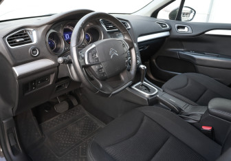Подержанный автомобиль Citroen C4 Sedan 2014 года (15 фото)