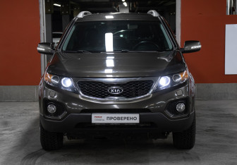 Подержанный автомобиль Kia Sorento 2012 года (2 фото)