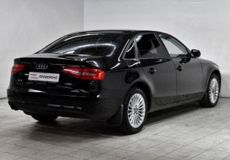 Подержанный автомобиль Audi A4 Sedan 2012 года (5 фото)