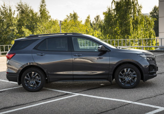 Подержанный автомобиль Chevrolet Equinox 2022 года (5 фото)