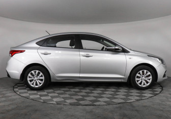 Подержанный автомобиль Hyundai Solaris Sedan 2017 года (4 фото)