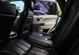 Подержанный автомобиль Land Rover Range Rover Sport 2015 года (8 фото)