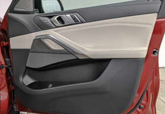 Подержанный автомобиль BMW X6 2021 года (24 фото)
