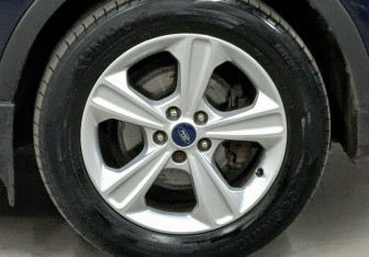 Подержанный автомобиль Ford Kuga 2013 года (9 фото)