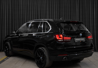 Подержанный автомобиль BMW X5 2017 года (7 фото)