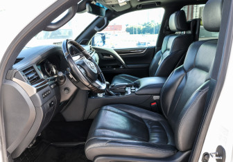 Подержанный автомобиль Lexus LX 2020 года (16 фото)