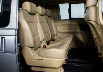 Подержанный автомобиль Hyundai H-1 2018 года (10 фото)