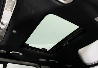 Подержанный автомобиль Hyundai Grand Starex 2012 года (10 фото)