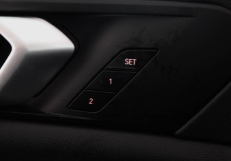 Подержанный автомобиль BMW X5 2019 года (17 фото)