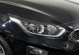 Подержанный автомобиль Kia Ceed Hatchback 2019 года (14 фото)