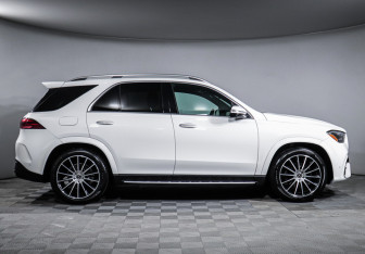 Подержанный автомобиль Mercedes-Benz GLE 2024 года (4 фото)