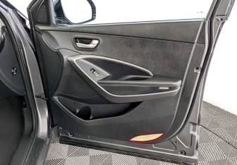 Подержанный автомобиль Hyundai Santa Fe 2014 года (24 фото)