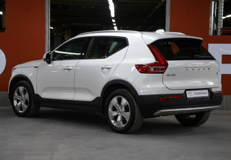Подержанный автомобиль Volvo XC40 2019 года (7 фото)