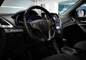 Подержанный автомобиль Hyundai Santa Fe 2013 года (7 фото)