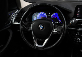 Подержанный автомобиль BMW X3 2019 года (12 фото)
