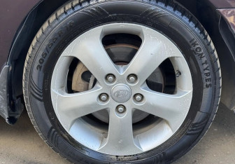 Подержанный автомобиль Hyundai Elantra Sedan 2007 года (13 фото)