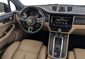 Подержанный автомобиль Porsche Macan 2021 года (29 фото)