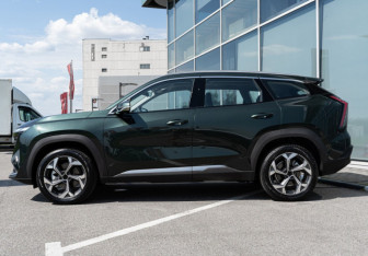 Новый Geely Atlas 2025 (10 фото)