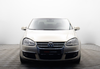 Подержанный автомобиль Volkswagen Jetta Sedan 2007 года (8 фото)