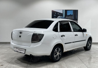Подержанный автомобиль LADA (ВАЗ) Granta Sedan 2013 года (5 фото)