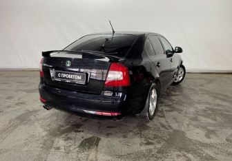 Подержанный автомобиль Skoda Octavia Liftback 2011 года (6 фото)