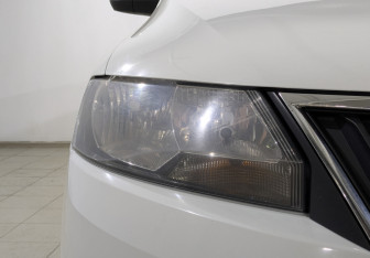 Подержанный автомобиль Skoda Rapid Liftback 2019 года (11 фото)