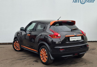 Подержанный автомобиль Nissan Juke 2013 года (7 фото)
