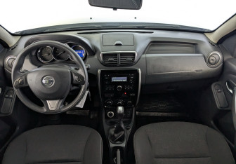 Подержанный автомобиль Nissan Terrano 2017 года (22 фото)