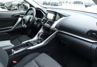 Подержанный автомобиль Mitsubishi Eclipse Cross 2021 года (9 фото)
