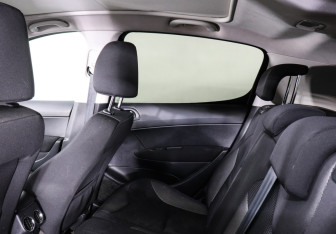 Подержанный автомобиль Peugeot 308 Hatchback 2011 года (8 фото)