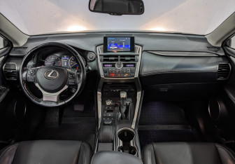 Подержанный автомобиль Lexus NX 2016 года (14 фото)