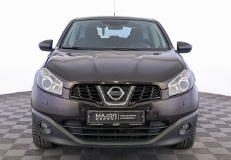 Подержанный автомобиль Nissan Qashqai 2012 года (2 фото)