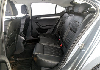 Подержанный автомобиль Skoda Superb Liftback 2019 года (10 фото)