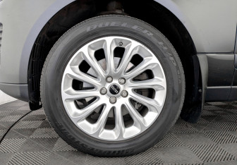 Подержанный автомобиль Land Rover Range Rover 2018 года (18 фото)