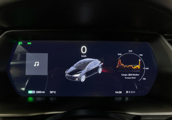 Подержанный автомобиль Tesla Model X 2019 года (11 фото)