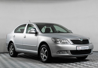 Подержанный автомобиль Skoda Octavia Liftback 2012 года (3 фото)