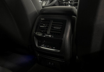 Подержанный автомобиль BMW X4 2019 года (25 фото)
