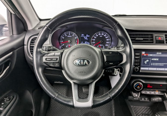 Подержанный автомобиль Kia Rio Hatchback 2019 года (21 фото)