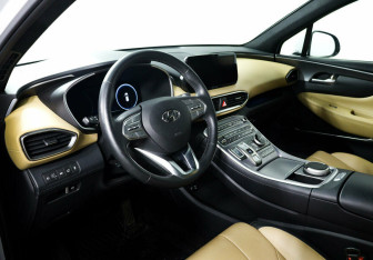 Подержанный автомобиль Hyundai Santa Fe 2021 года (10 фото)