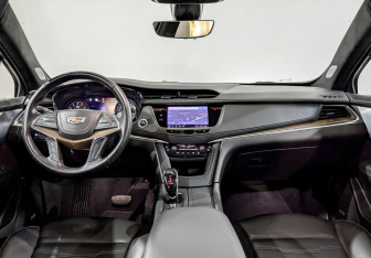 Подержанный автомобиль Cadillac XT5 2022 года (14 фото)