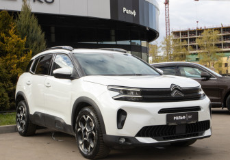 Подержанный автомобиль Citroen C5 Aircross 2022 года (2 фото)