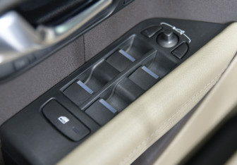 Подержанный автомобиль Land Rover Range Rover Evoque 2012 года (17 фото)
