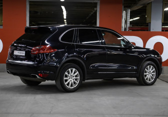 Подержанный автомобиль Porsche Cayenne 2013 года (5 фото)