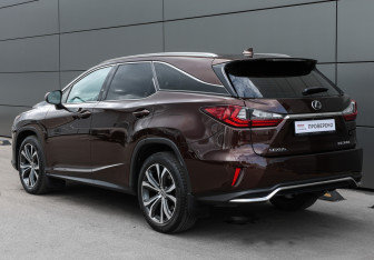 Подержанный автомобиль Lexus RX 2018 года (6 фото)