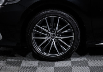 Подержанный автомобиль Toyota Camry Sedan 2023 года (15 фото)