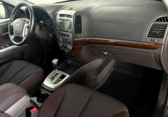 Подержанный автомобиль Hyundai Santa Fe 2011 года (9 фото)