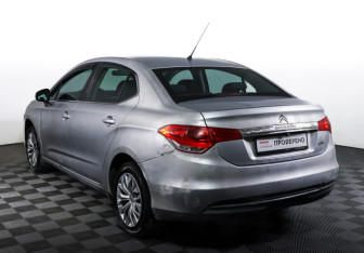 Подержанный автомобиль Citroen C4 Sedan 2013 года (7 фото)