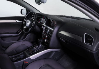 Подержанный автомобиль Audi A4 Sedan 2014 года (10 фото)